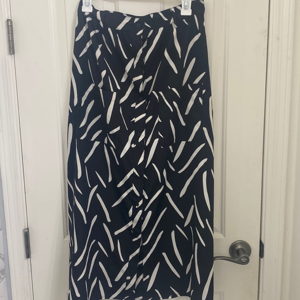 Patterned skirt - Picture 1 of 5
